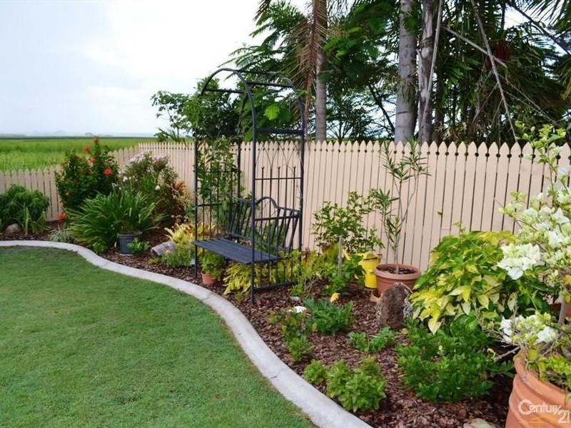 3 Rehbein Avenue, Qunaba QLD 4670