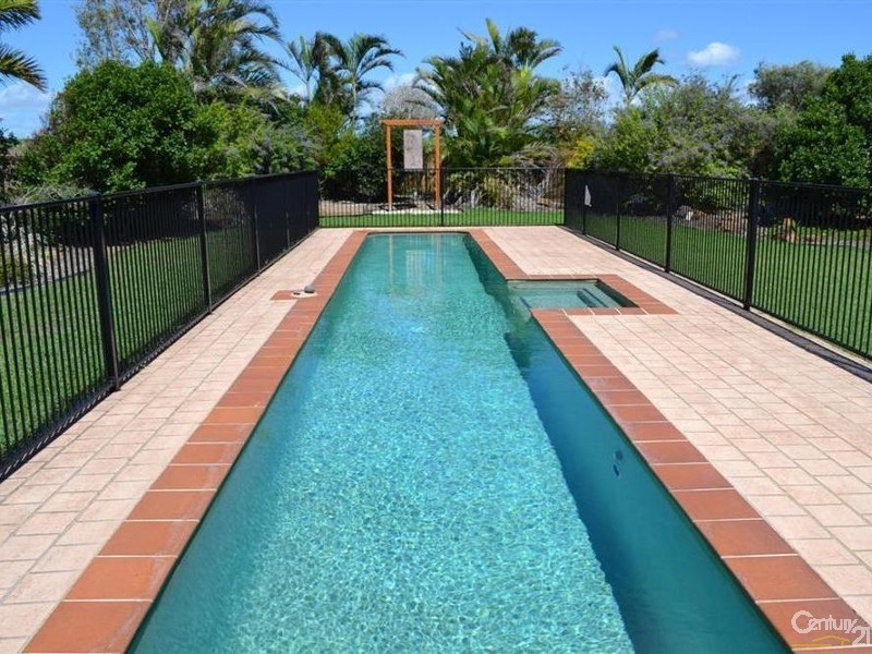 22 Neptune Street, Burnett Heads QLD 4670