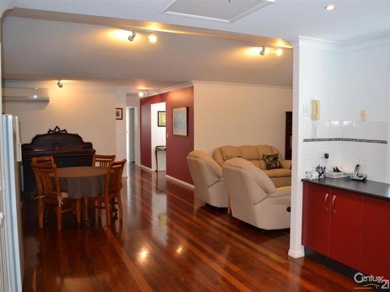 22 Neptune Street, Burnett Heads QLD 4670