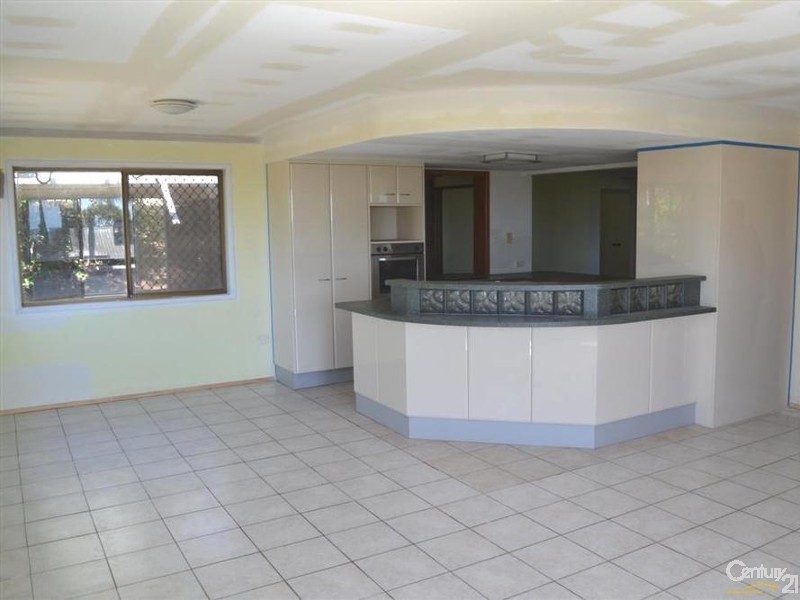 28 Linden Crescent, Qunaba QLD 4670