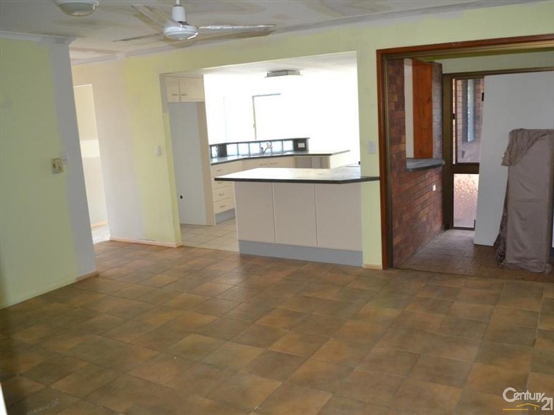 28 Linden Crescent, Qunaba QLD 4670