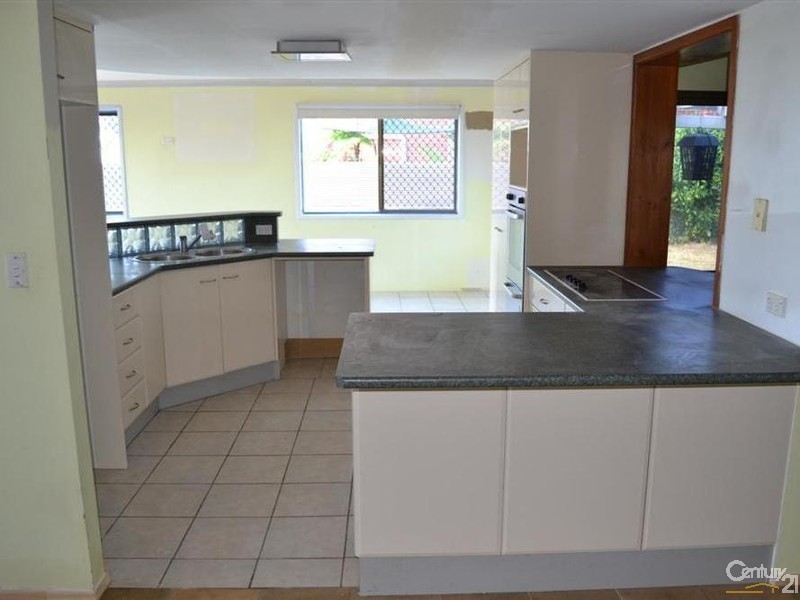 28 Linden Crescent, Qunaba QLD 4670