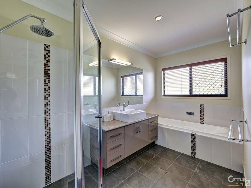 3 Whitesails Court, Innes Park QLD 4670