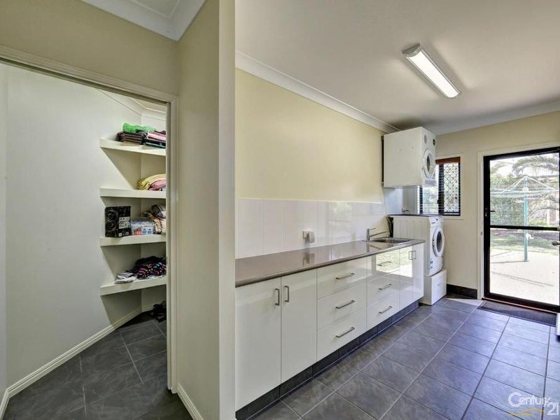 3 Whitesails Court, Innes Park QLD 4670