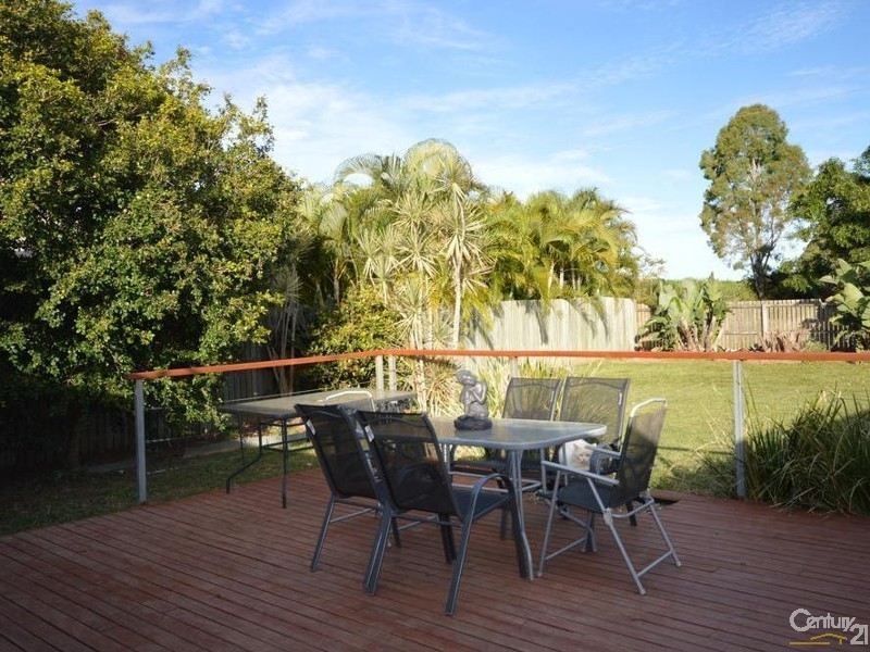 18 The Strand East, Thabeban QLD 4670
