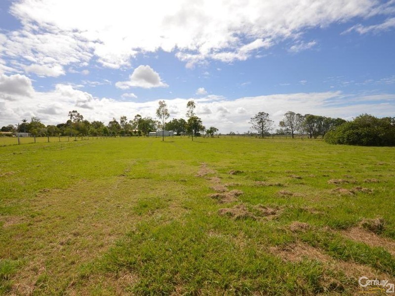 7 Rustic Road, Sharon QLD 4670