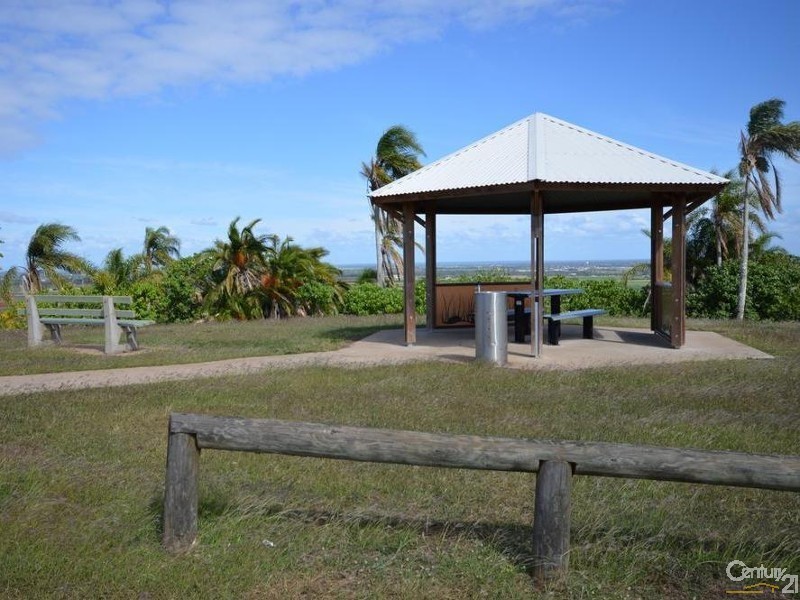 10 Finemore Crescent, Qunaba QLD 4670