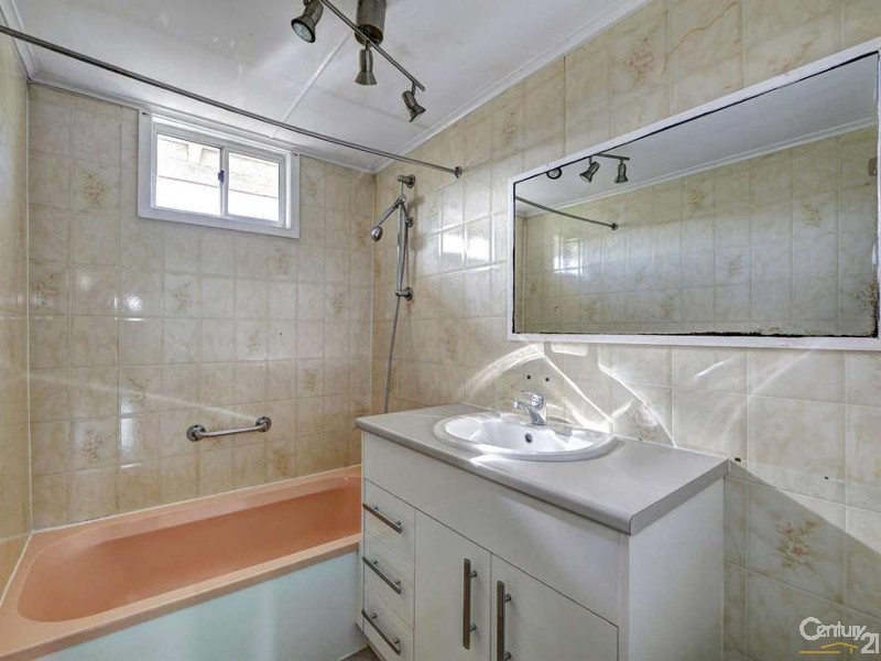 46 Water Street, Walkervale QLD 4670