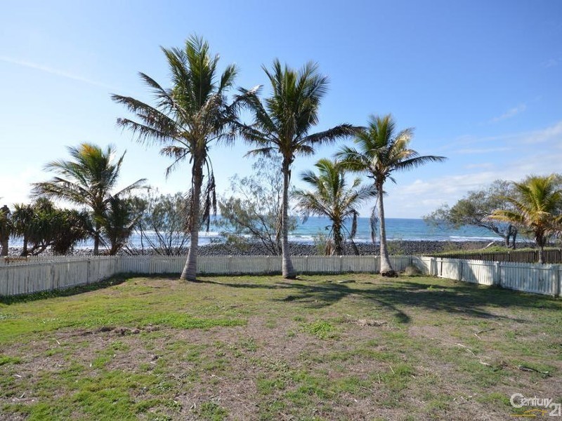32  Pebble Beach Drive, Coral Cove QLD 4670