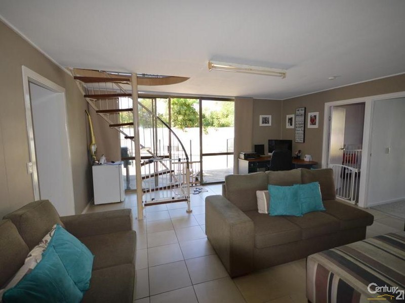 9 Crane Street, Kepnock QLD 4670