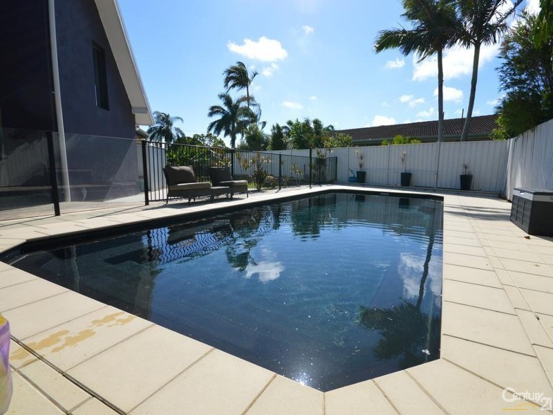 9 Crane Street, Kepnock QLD 4670