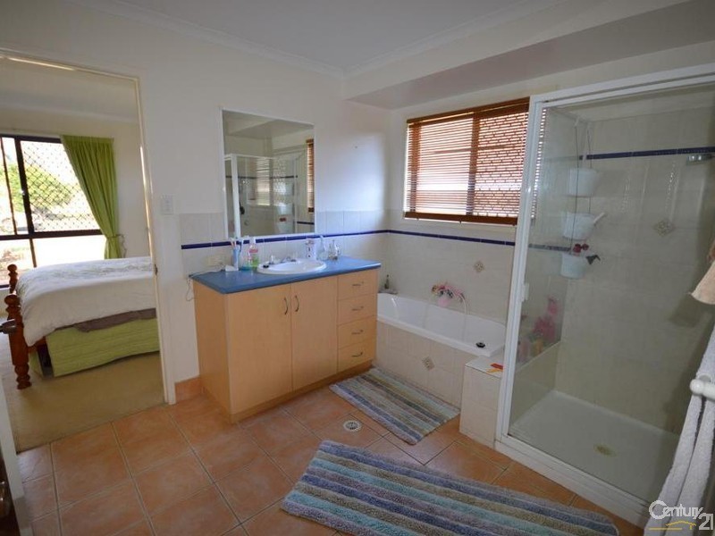 25 Maike Street, Kalkie QLD 4670