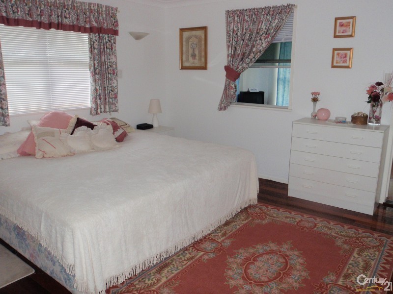 48 The Esplanade, Elliott Heads QLD 4670