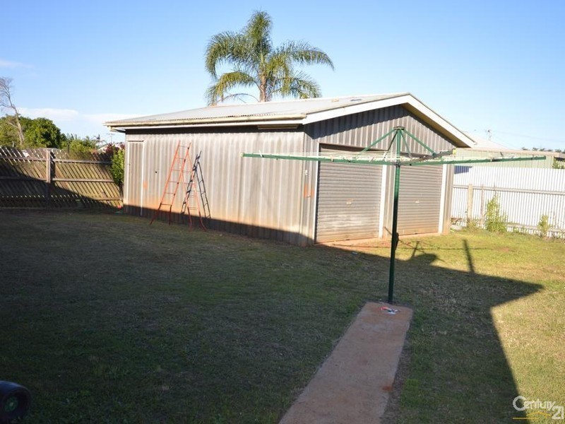 10 McCarthy Street, Avenell Heights QLD 4670