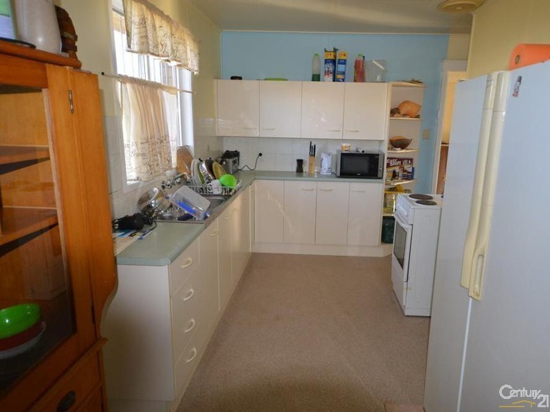 10 McCarthy Street, Avenell Heights QLD 4670