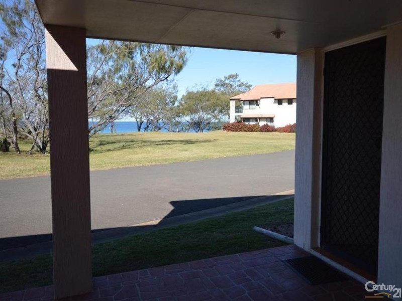 Unit 32 Pebble Beach Drive, Coral Cove QLD 4670