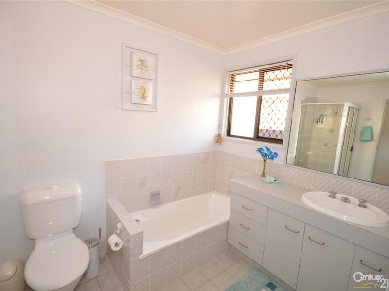 27 Shaw Street, Norville QLD 4670