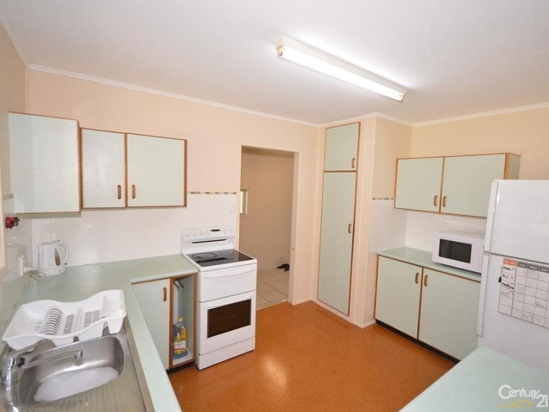 6 Greathead Road, Kepnock QLD 4670