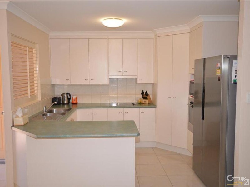 8 Regent Street, Avoca QLD 4670