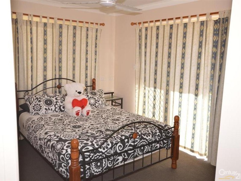 8 Regent Street, Avoca QLD 4670