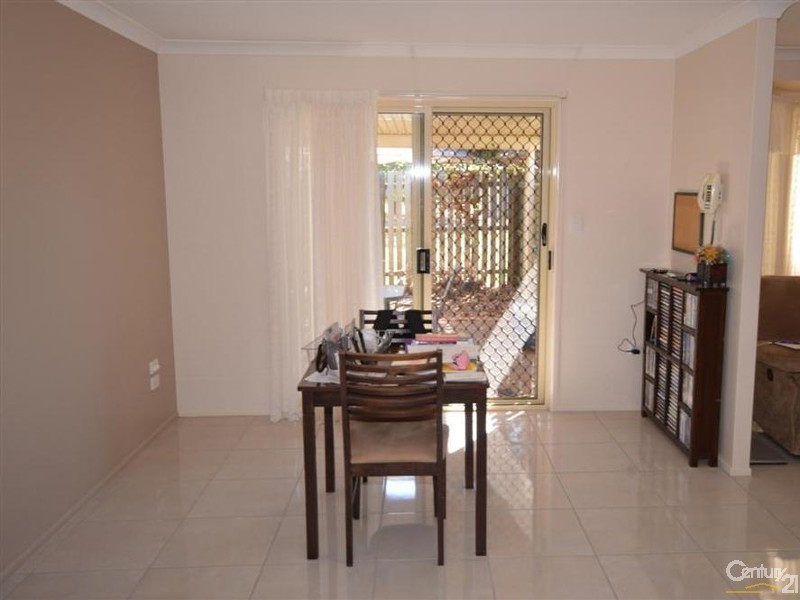 8 Regent Street, Avoca QLD 4670