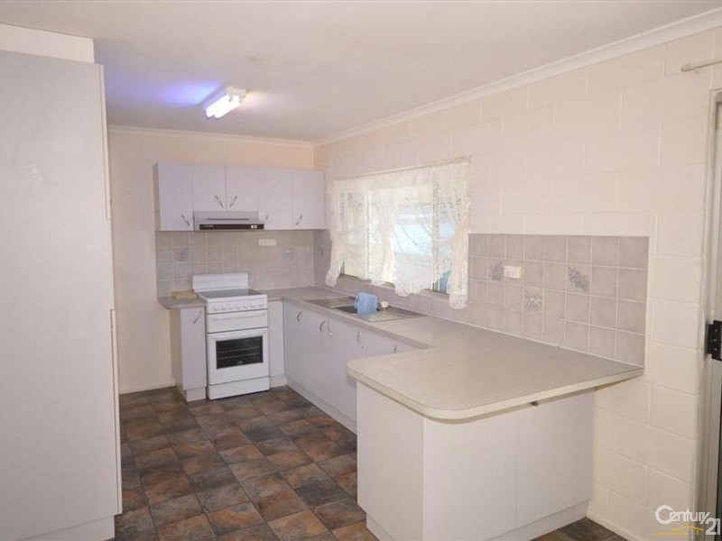 10 Bush Road, Branyan QLD 4670