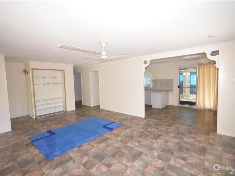 10 Bush Road, Branyan QLD 4670