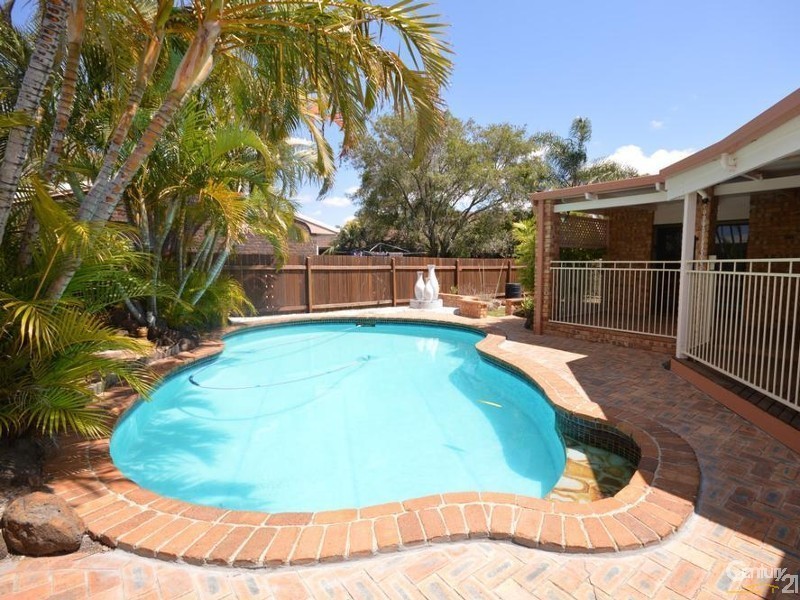 5 Murphy Court, Avenell Heights QLD 4670
