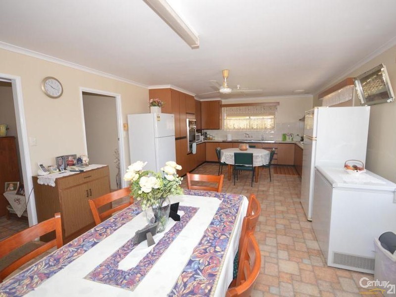 48 St Johns Road, Windermere QLD 4670