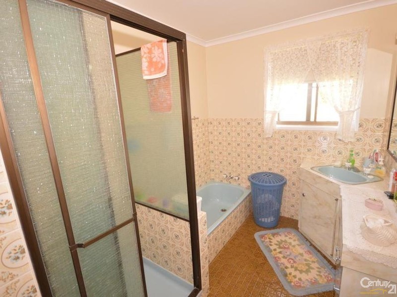 48 St Johns Road, Windermere QLD 4670