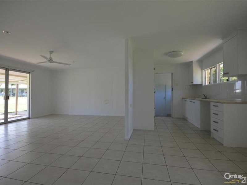 7 The Broadway, Avoca QLD 4670