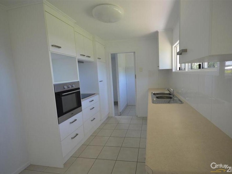 7 The Broadway, Avoca QLD 4670