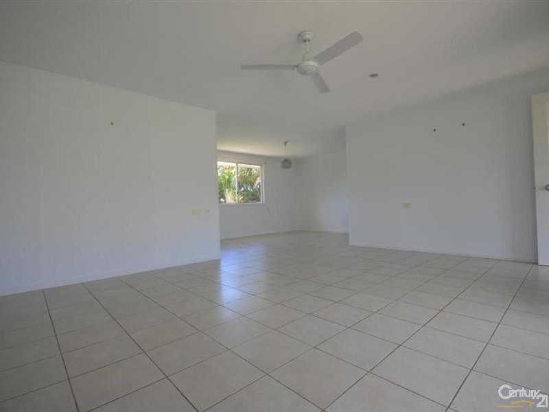 7 The Broadway, Avoca QLD 4670