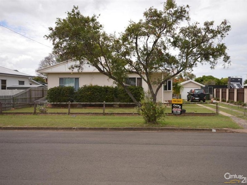 17 Dunn Road, Avenell Heights QLD 4670