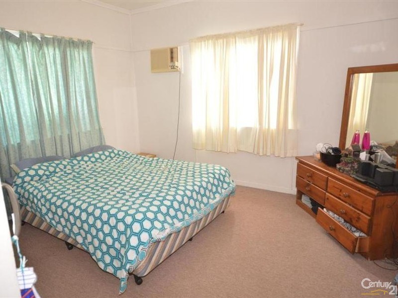 17 Dunn Road, Avenell Heights QLD 4670