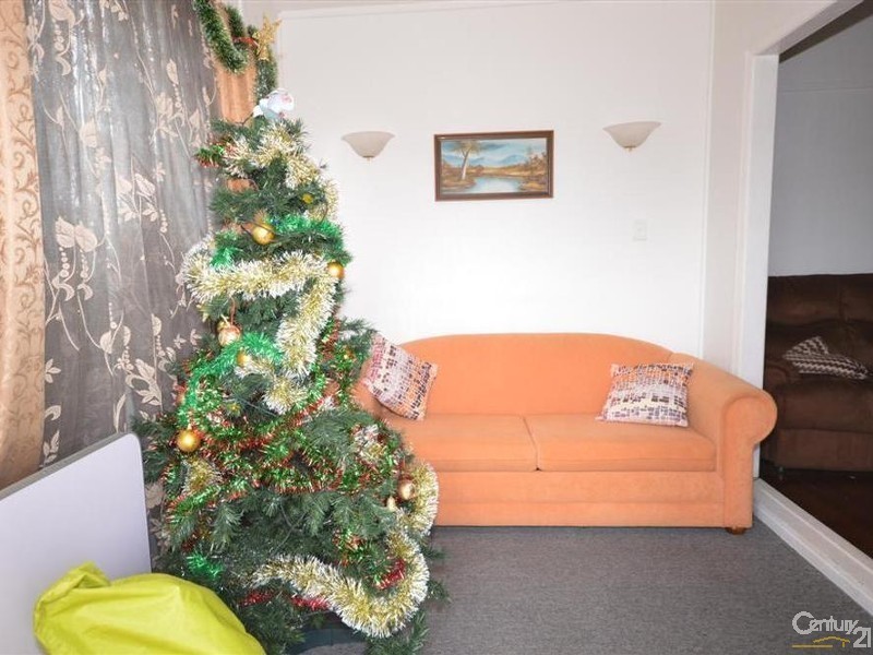 17 Dunn Road, Avenell Heights QLD 4670