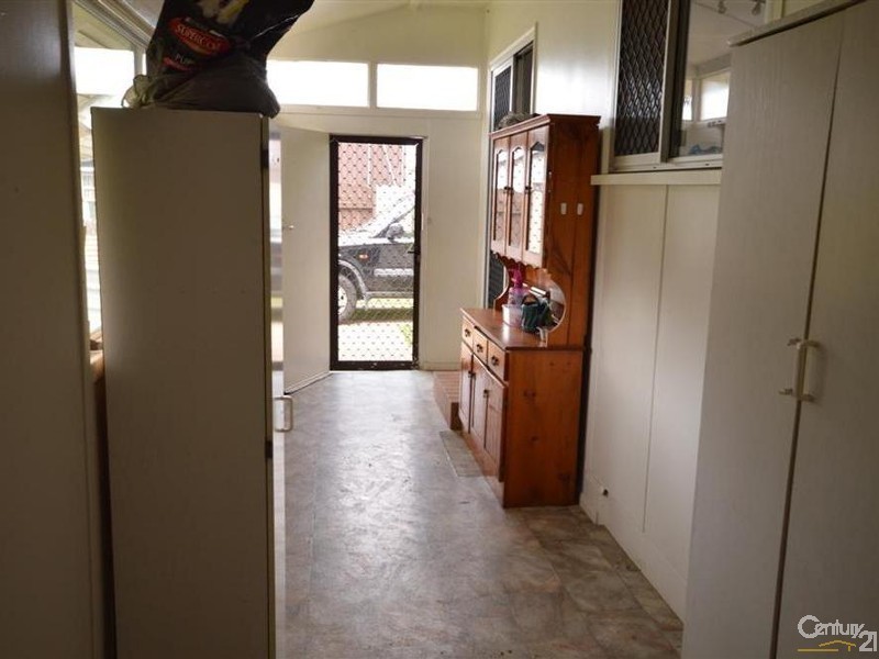 17 Dunn Road, Avenell Heights QLD 4670