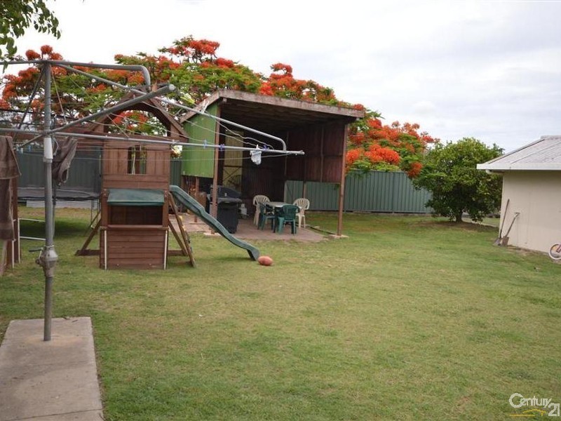 17 Dunn Road, Avenell Heights QLD 4670