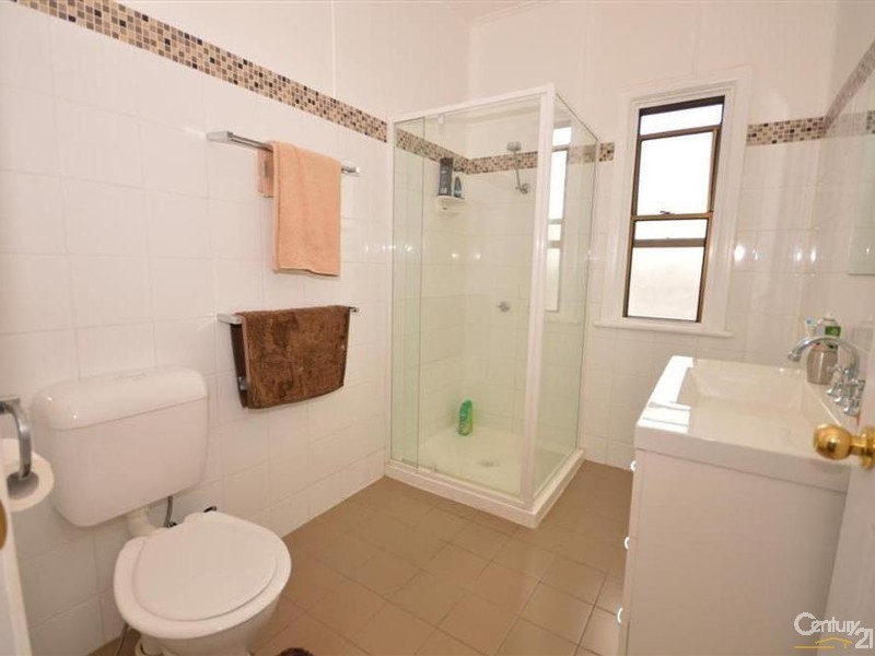 18 Alamein Street, Svensson Heights QLD 4670