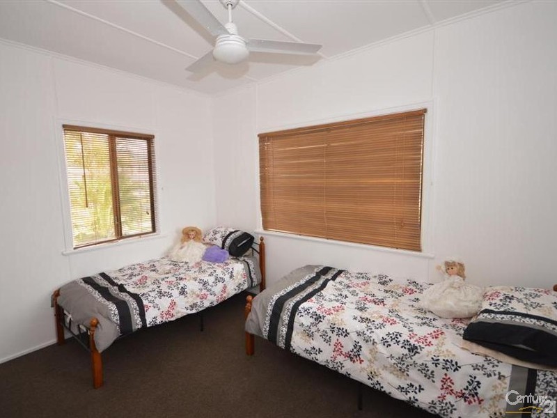 18 Alamein Street, Svensson Heights QLD 4670