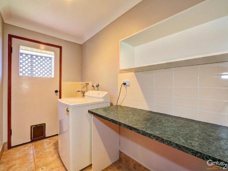 30 Linden Crescent, Qunaba QLD 4670