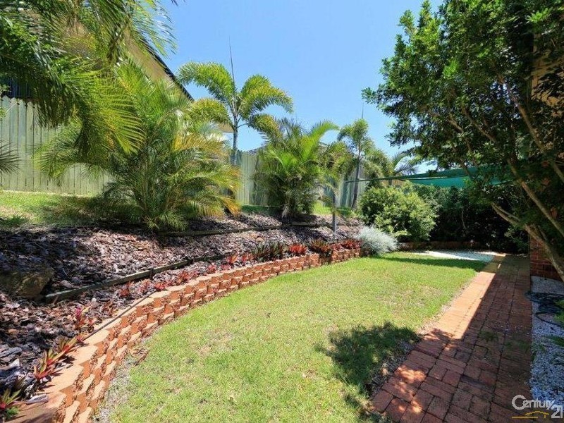 30 Linden Crescent, Qunaba QLD 4670