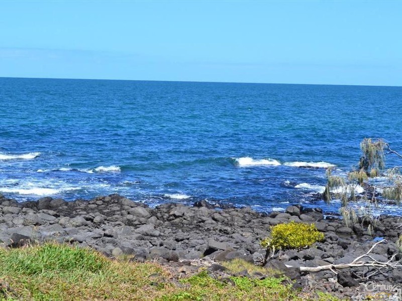 109 Barolin Esplanade, Coral Cove QLD 4670