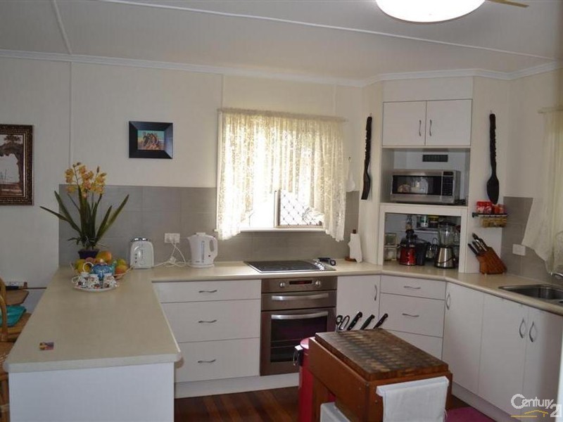 35 Baker Street, Kepnock QLD 4670