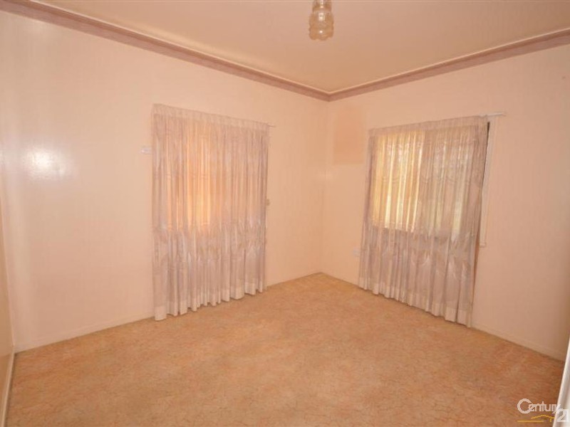 15 McKewen Street, Svensson Heights QLD 4670