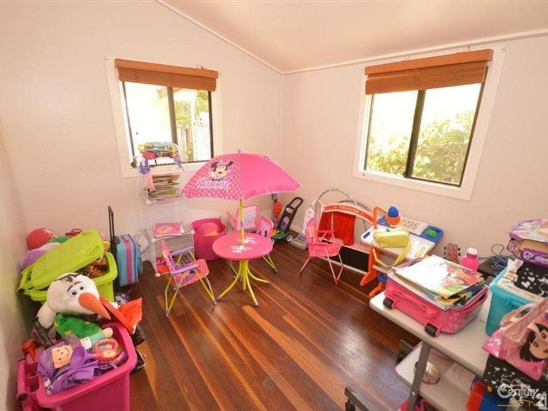 18 Gibson Street, Avenell Heights QLD 4670