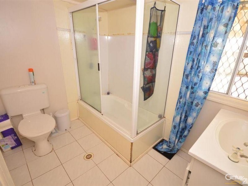 18 Gibson Street, Avenell Heights QLD 4670