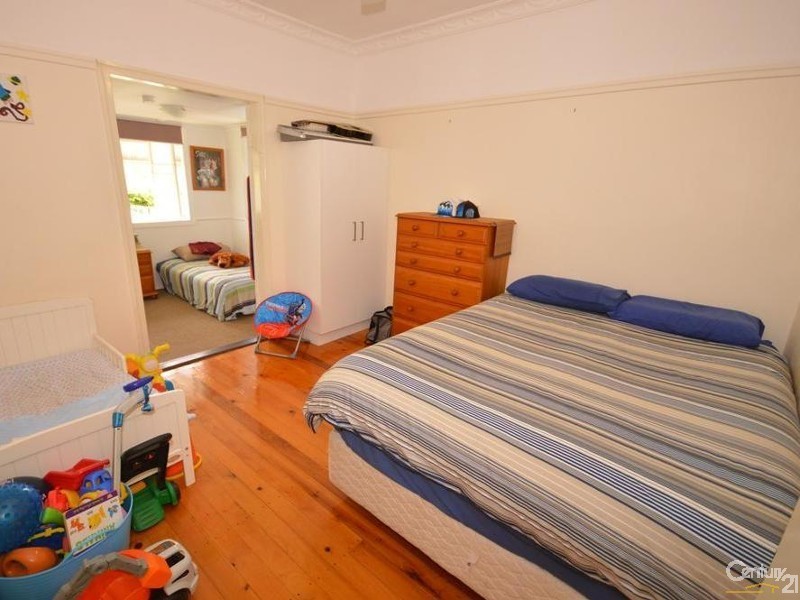 15 Svensson Street, Svensson Heights QLD 4670