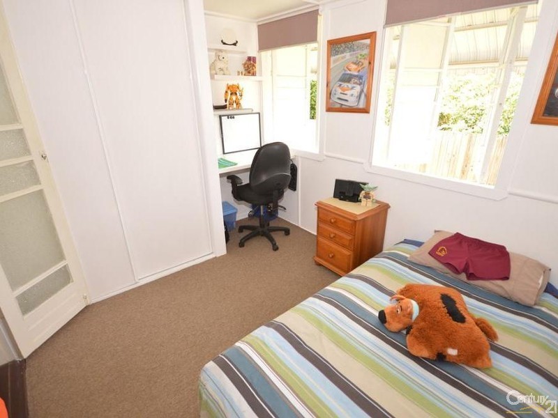 15 Svensson Street, Svensson Heights QLD 4670