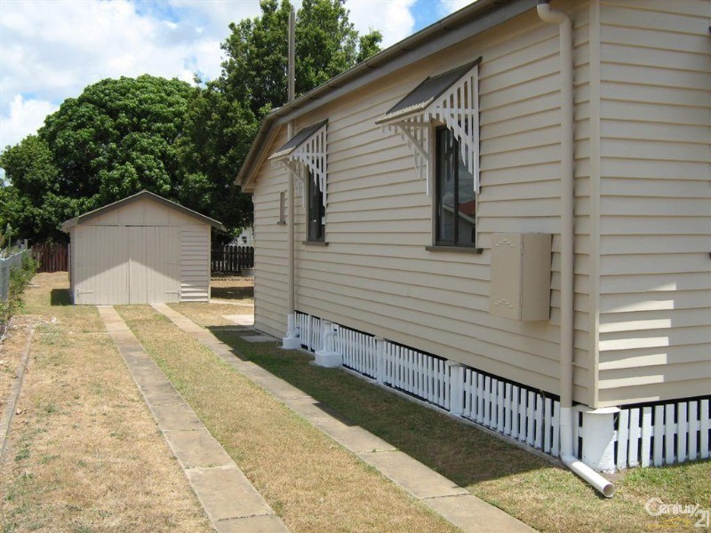 11 Steffensen Street, Svensson Heights QLD 4670